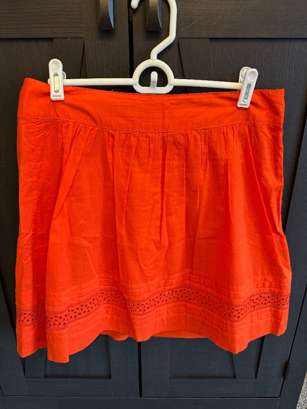 Pretty and casual orange skirt.